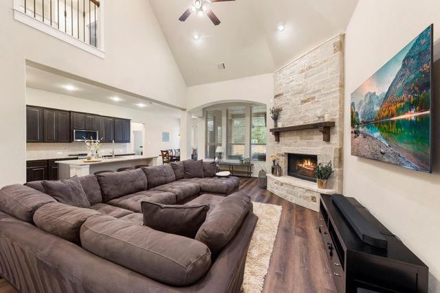 111 Haileys Run, Montgomery, TX 77316