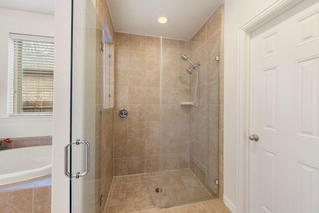 111 Haileys Run, Montgomery, TX 77316