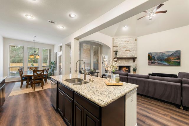 111 Haileys Run, Montgomery, TX 77316