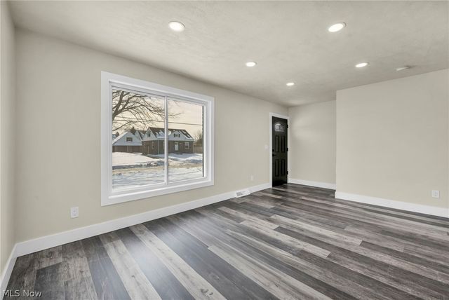 20261 Fuller Avenue, Euclid, OH 44123