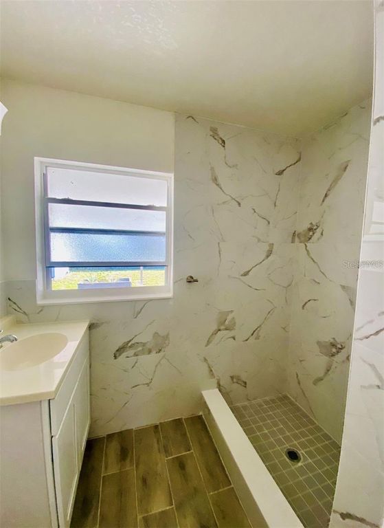 Image 6 of property listing at 4114 W CASS STREET, Tampa, FL 33609