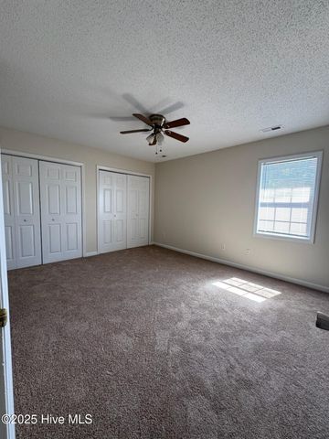 202 Dayrell Drive, Hubert, NC 28539