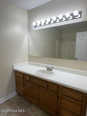 202 Dayrell Drive, Hubert, NC 28539