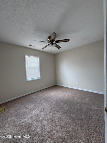 202 Dayrell Drive, Hubert, NC 28539