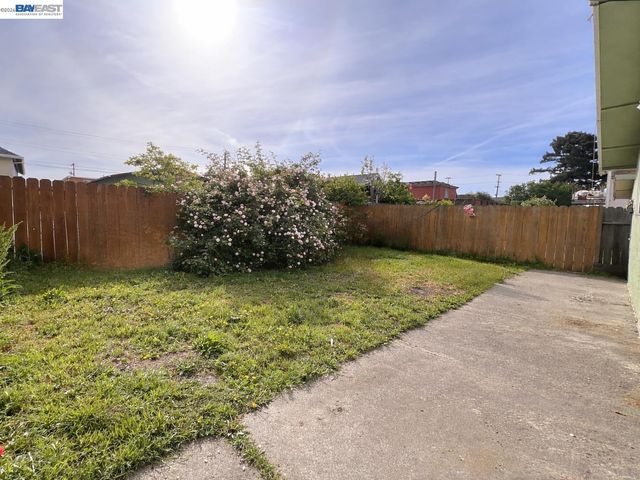 634 8TH St, Richmond, CA 94801