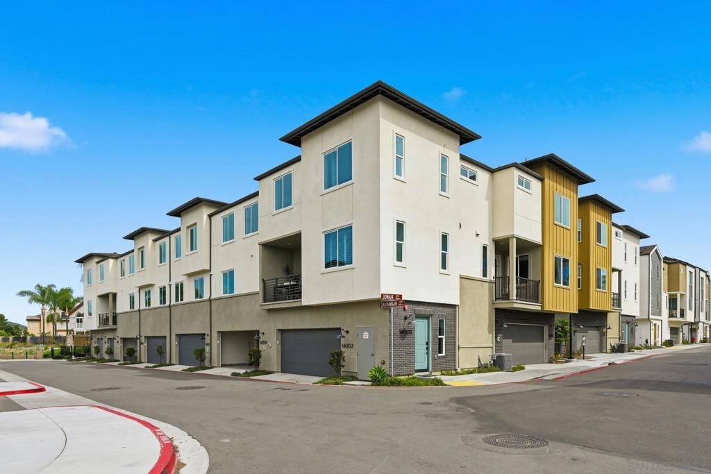 Image 2 of property listing at 14011 Lilah Lane, San Diego, CA 92128