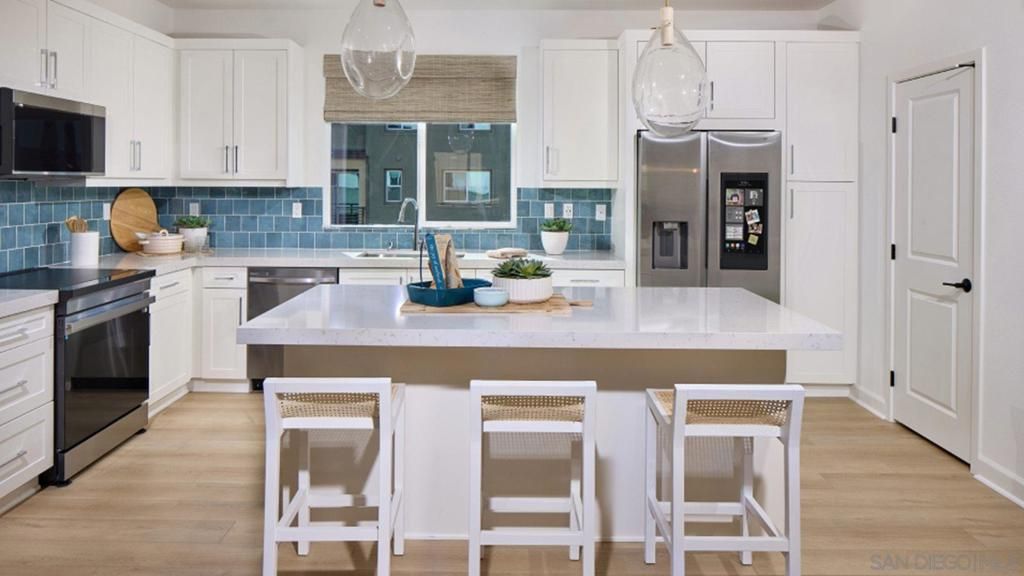 Image 4 of property listing at 14011 Lilah Lane, San Diego, CA 92128