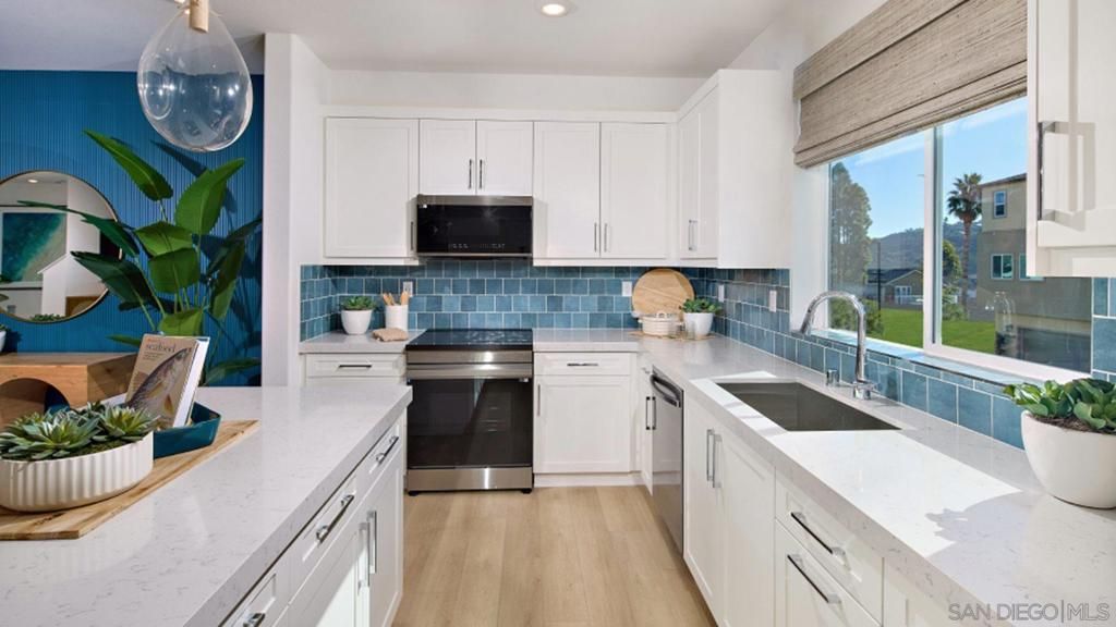 Image 5 of property listing at 14011 Lilah Lane, San Diego, CA 92128