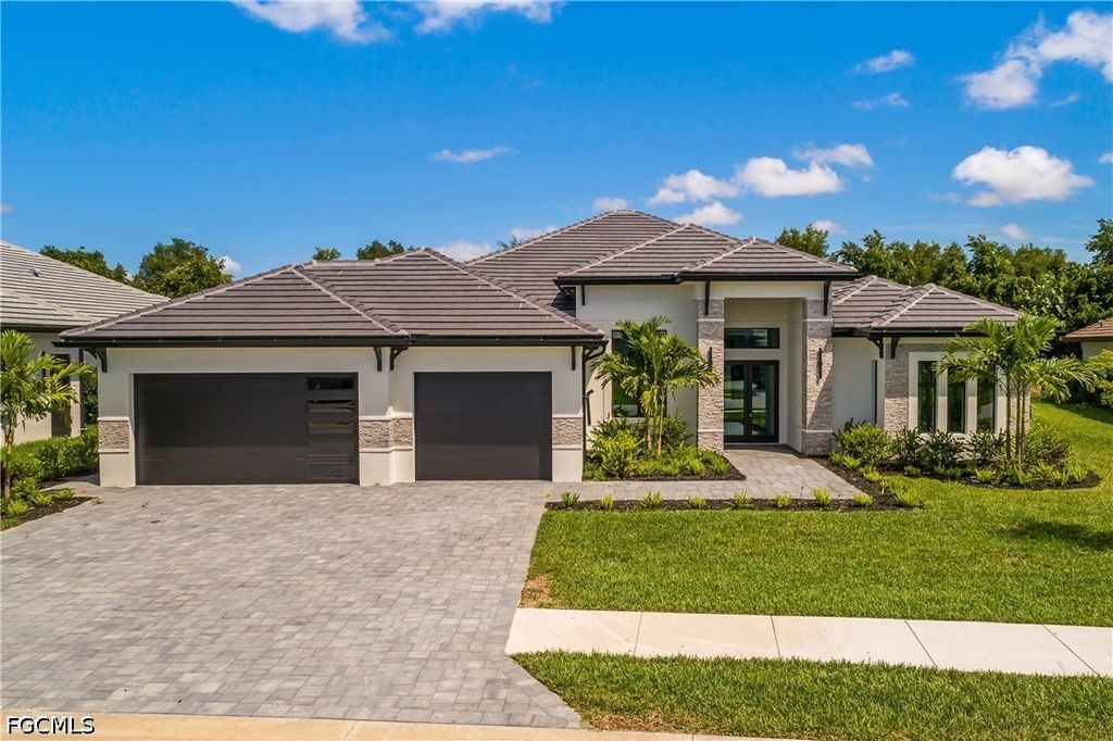 14318 Charthouse CIR, Naples, FL 34114