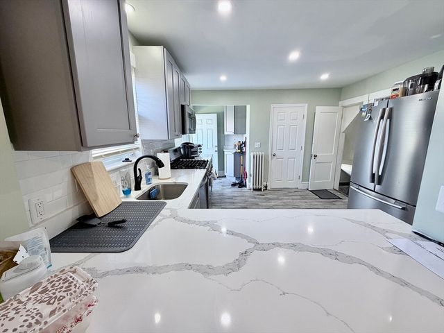 138 Davis St, Quincy, MA 02170