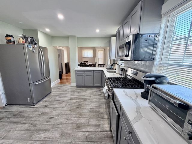 138 Davis St, Quincy, MA 02170