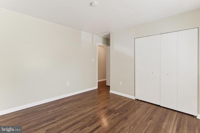 1498 ROUNDLEAF CT, Reston, VA 20190