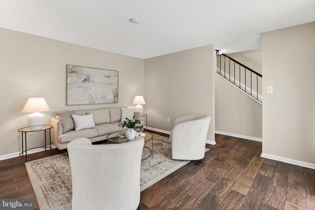 1498 ROUNDLEAF CT, Reston, VA 20190