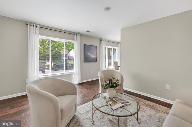 1498 ROUNDLEAF CT, Reston, VA 20190