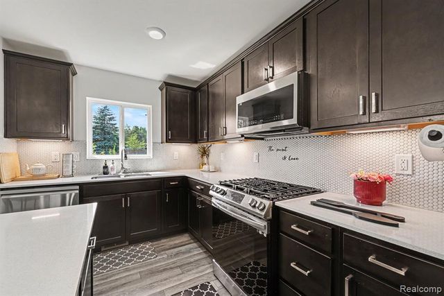 24461 Jade Drive, Farmington Hills, MI 48336