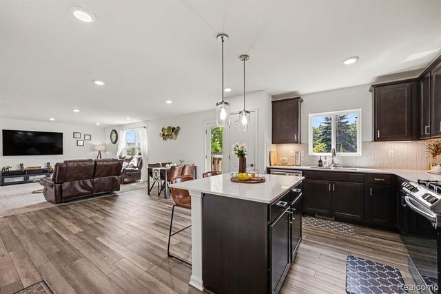 24461 Jade Drive, Farmington Hills, MI 48336