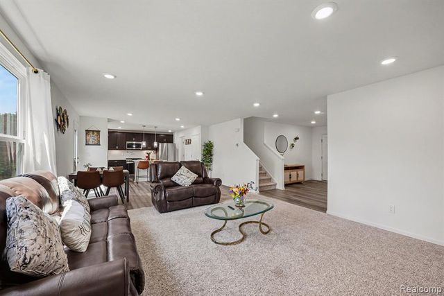 24461 Jade Drive, Farmington Hills, MI 48336