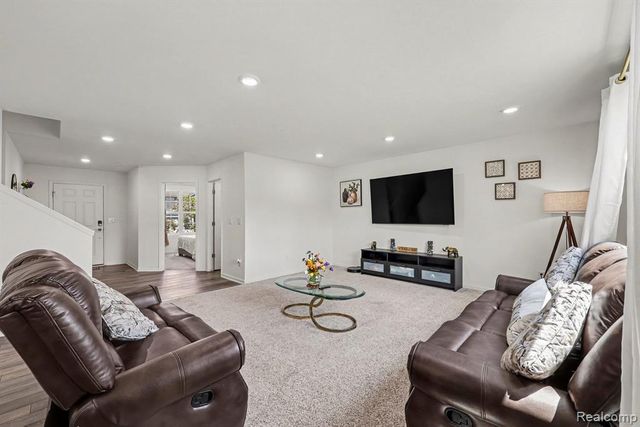 24461 Jade Drive, Farmington Hills, MI 48336