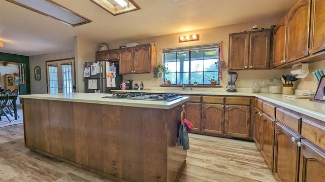 8209 Mountain Meadow Dr, Mountain Ranch, CA 95246