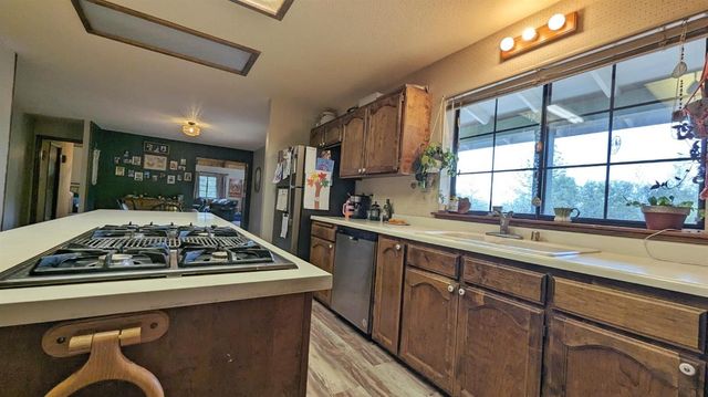 8209 Mountain Meadow Dr, Mountain Ranch, CA 95246