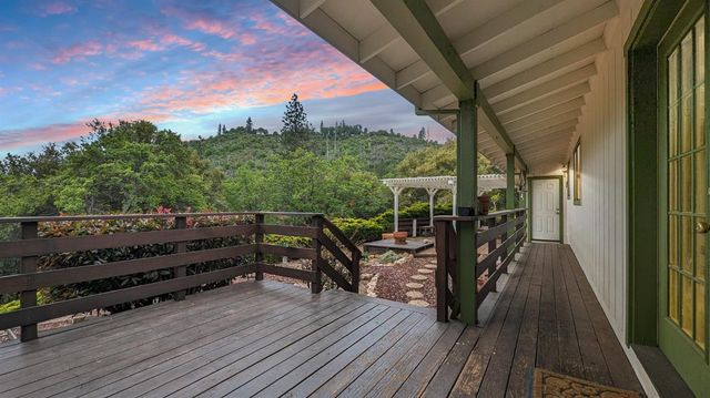 8209 Mountain Meadow Dr, Mountain Ranch, CA 95246