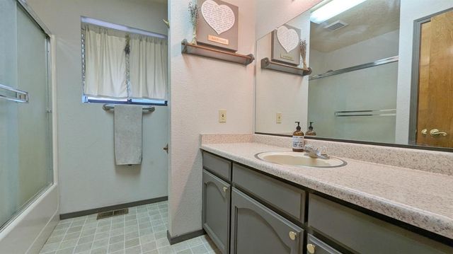 8209 Mountain Meadow Dr, Mountain Ranch, CA 95246