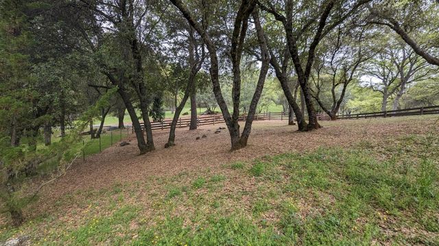 8209 Mountain Meadow Dr, Mountain Ranch, CA 95246