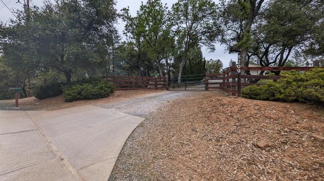8209 Mountain Meadow Dr, Mountain Ranch, CA 95246