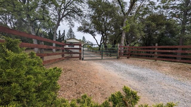 8209 Mountain Meadow Dr, Mountain Ranch, CA 95246