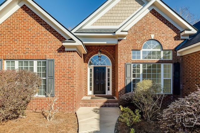389 Chastain Cir, Richmond Hill, GA 31324