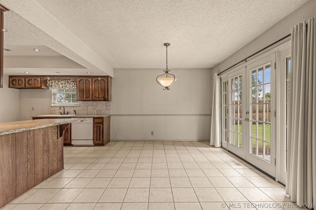 4801 S Birch Avenue, Broken Arrow, OK 74011