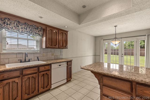 4801 S Birch Avenue, Broken Arrow, OK 74011