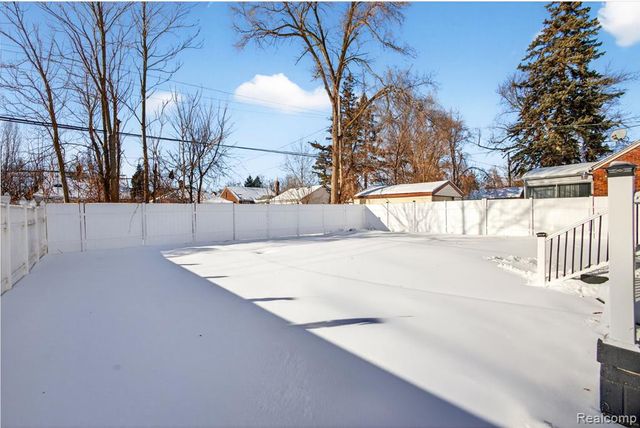 16727 Mansfield Street, Detroit, MI 48235