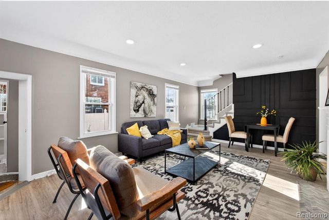 16727 Mansfield Street, Detroit, MI 48235