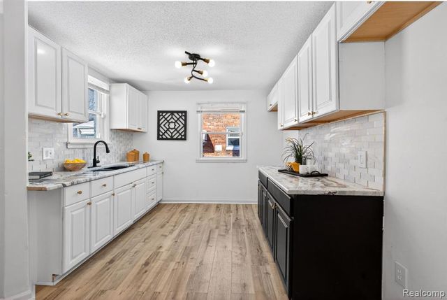 16727 Mansfield Street, Detroit, MI 48235