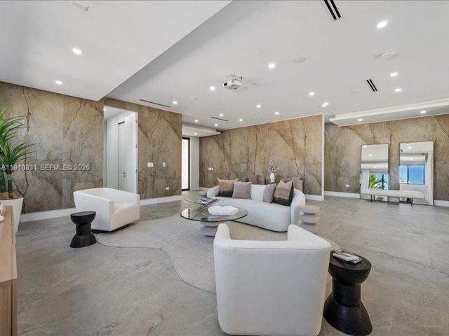 270 N Shore Drive, Miami Beach, FL 33141