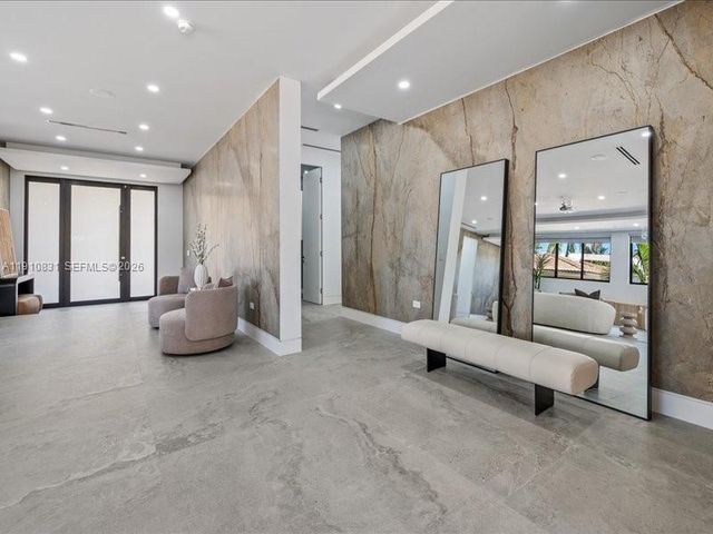 270 N Shore Drive, Miami Beach, FL 33141