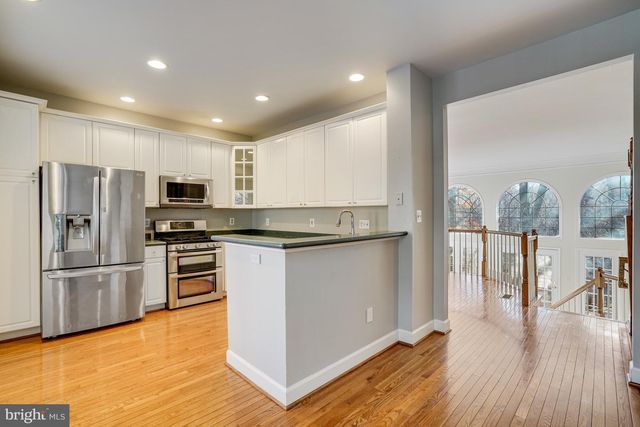 2505 GADSBY PL, Alexandria, VA 22311