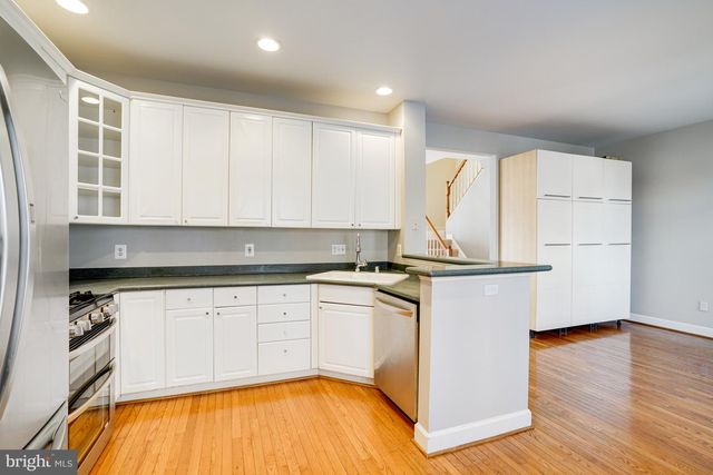 2505 GADSBY PL, Alexandria, VA 22311