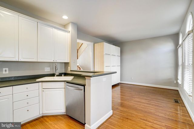 2505 GADSBY PL, Alexandria, VA 22311