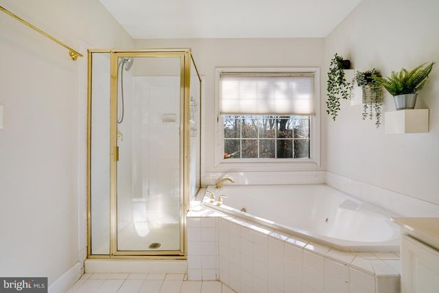 2505 GADSBY PL, Alexandria, VA 22311