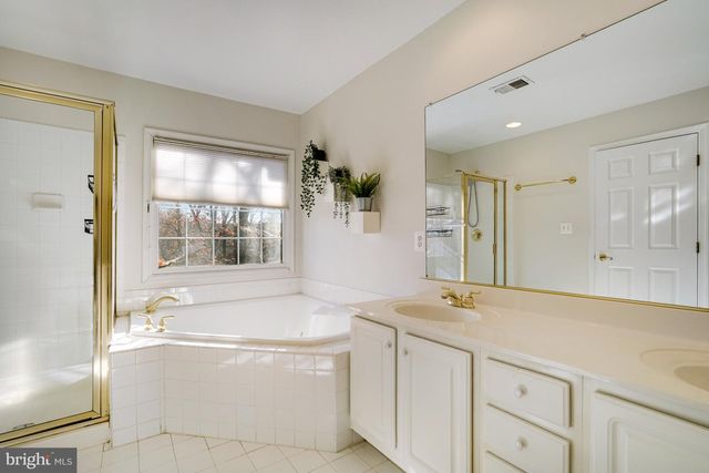 2505 GADSBY PL, Alexandria, VA 22311