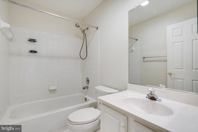 2505 GADSBY PL, Alexandria, VA 22311