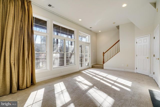 2505 GADSBY PL, Alexandria, VA 22311