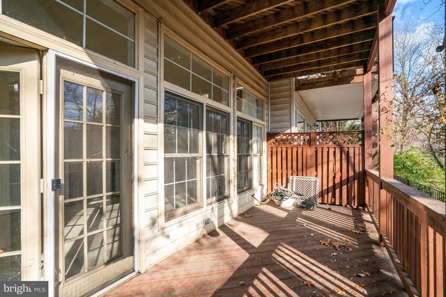 2505 GADSBY PL, Alexandria, VA 22311