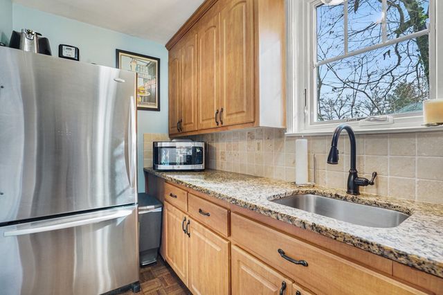 908 Broadmoor Dr, Nashville, TN 37216