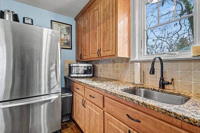 908 Broadmoor Dr, Nashville, TN 37216