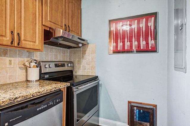 908 Broadmoor Dr, Nashville, TN 37216