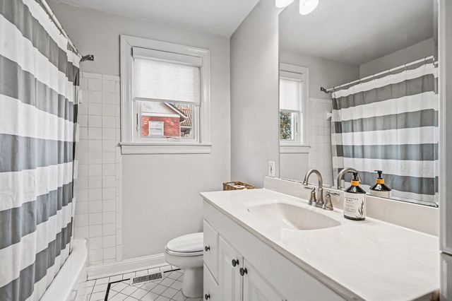 908 Broadmoor Dr, Nashville, TN 37216