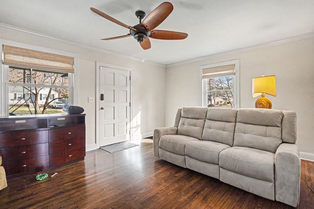 908 Broadmoor Dr, Nashville, TN 37216